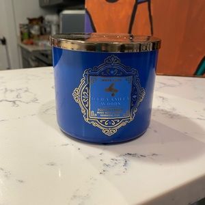LAST ONE: NWT Bath and Body Works Iced Vanilla Woods Candle